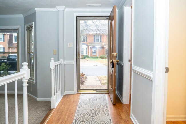 Building Photo - 1026 Tottenham Ln