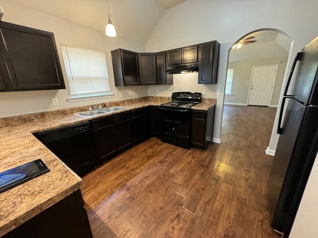 Building Photo - 3805 Carnes Ave