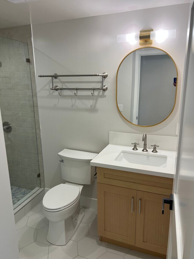 Foto del edificio - 1834 N Van Ness Ave