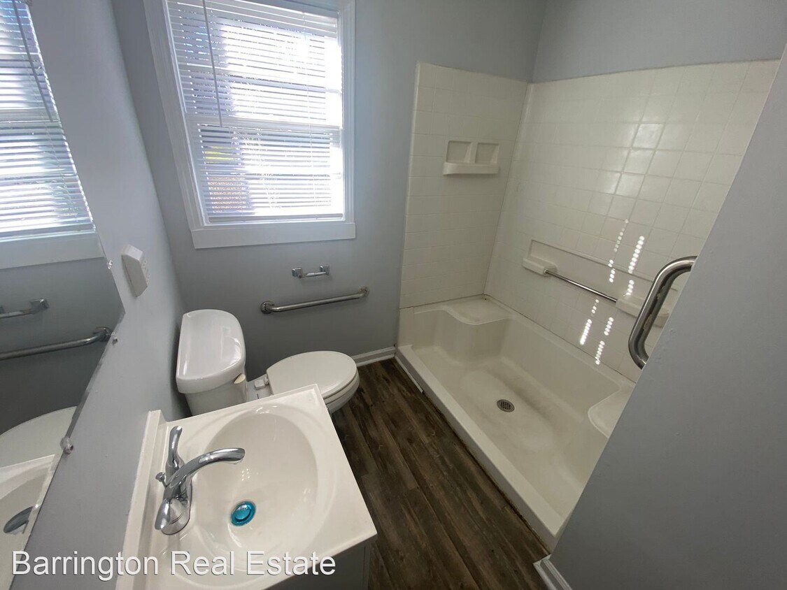 Building Photo - 3 br, 1 bath House - 929 Parkway Drive