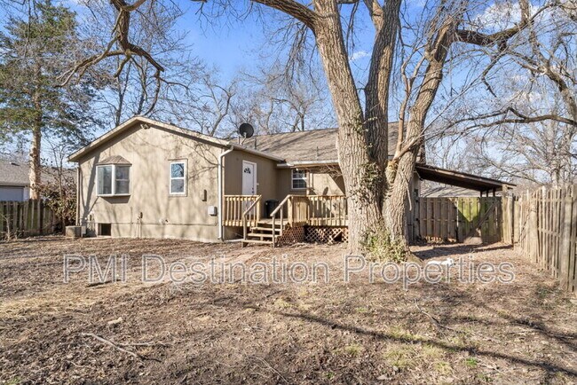 Building Photo - 207 Berry Ave