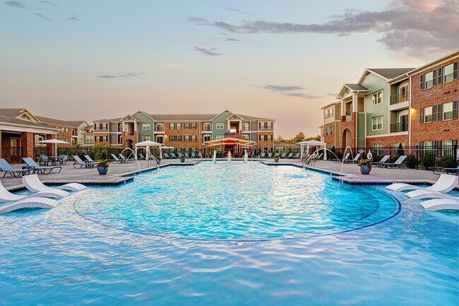 Piscina del resort con chorros y burbujas - City Limits