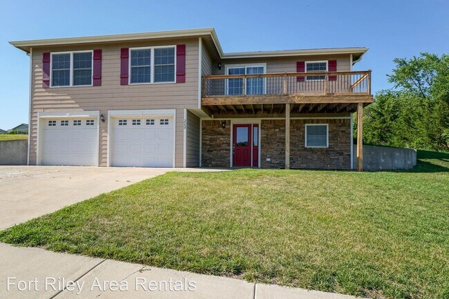 Building Photo - 5 br, 3 bath House - 202 Kimberly Lane