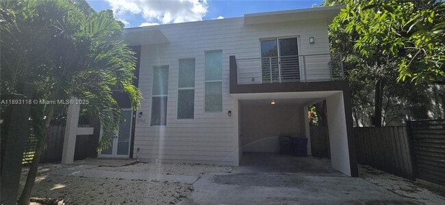 Building Photo - 3790 Oak Ave