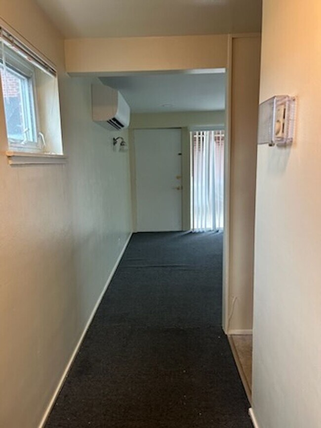 Foto del edificio - 1 bedroom, 1 bathroom apartment