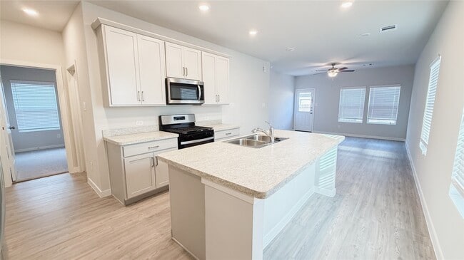 Foto del edificio - 16907 Pandora Wy