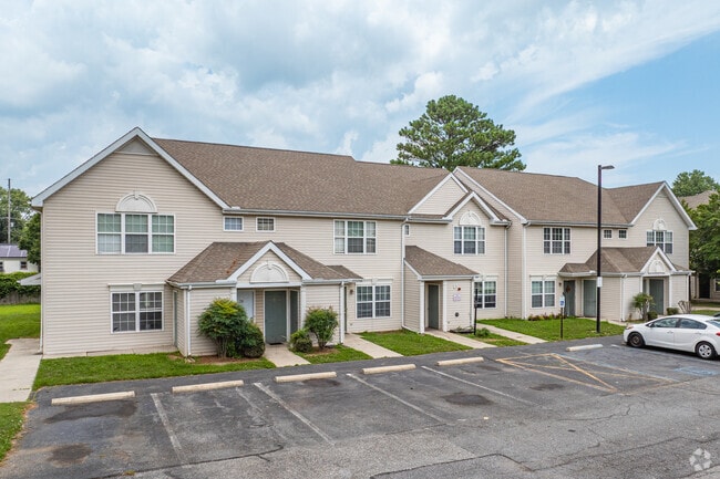 Building Photo - Riverchase Apartments