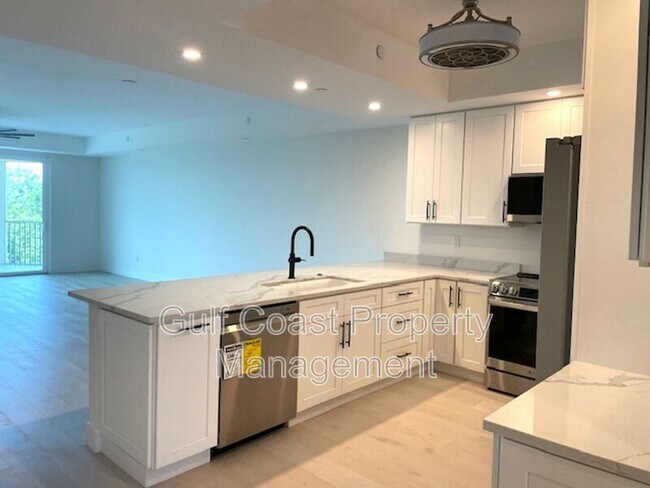 Foto del edificio - 280 Hidden Bay Dr