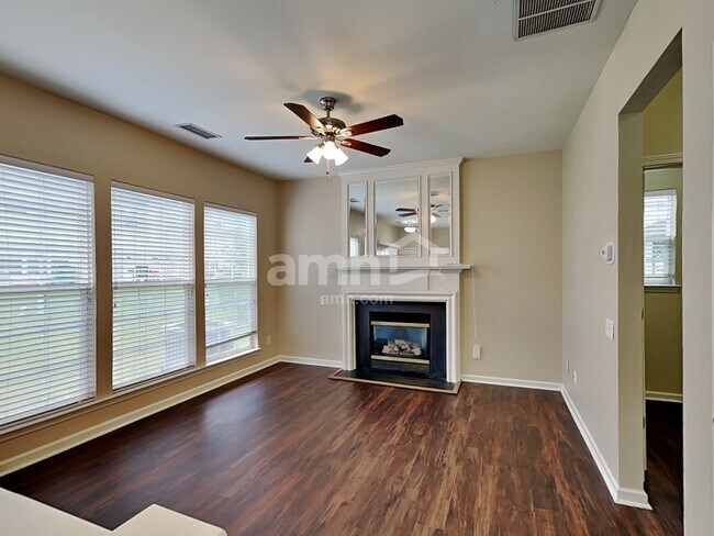 Building Photo - 3420 Laurenhurst Lane