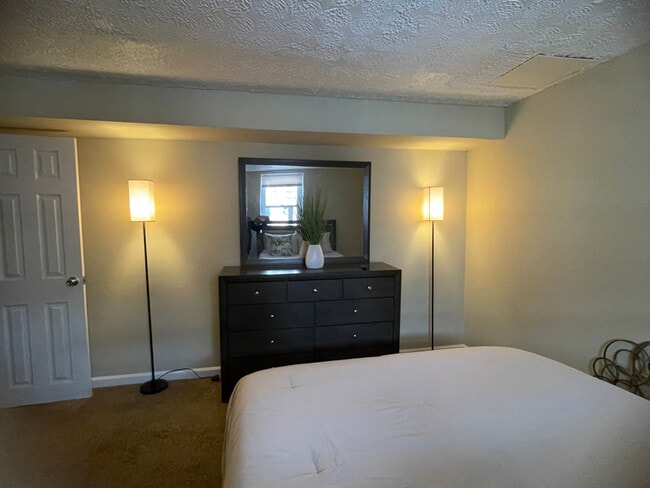 Photo - 888 W Lombard St Apartment