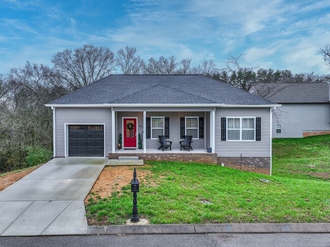 Building Photo - 1239 Oxford Village Cir