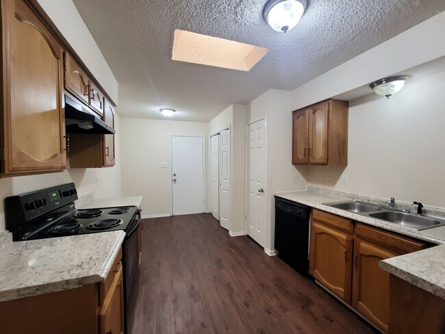 Foto del edificio - 1714 Magnolia Ln