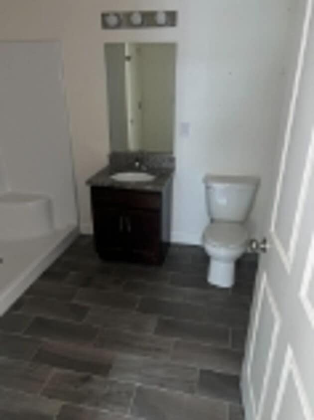 Primary Photo - 1047 Broadway