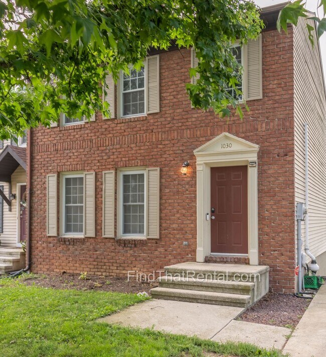 Foto del edificio - Freshly Painted, Pet-Friendly, Off-Street Parking, Walk to Carlisle HS!