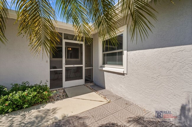 Building Photo - Charming 2BR/2BA Sarasota Retreat Near UTC - Annual Lease