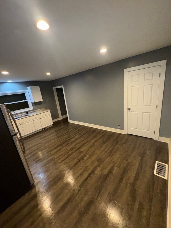 Foto del edificio - 2 Bedroom 1 Bathroom- Single Family Home