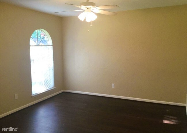 Foto del edificio - 8823 Ryton Ln