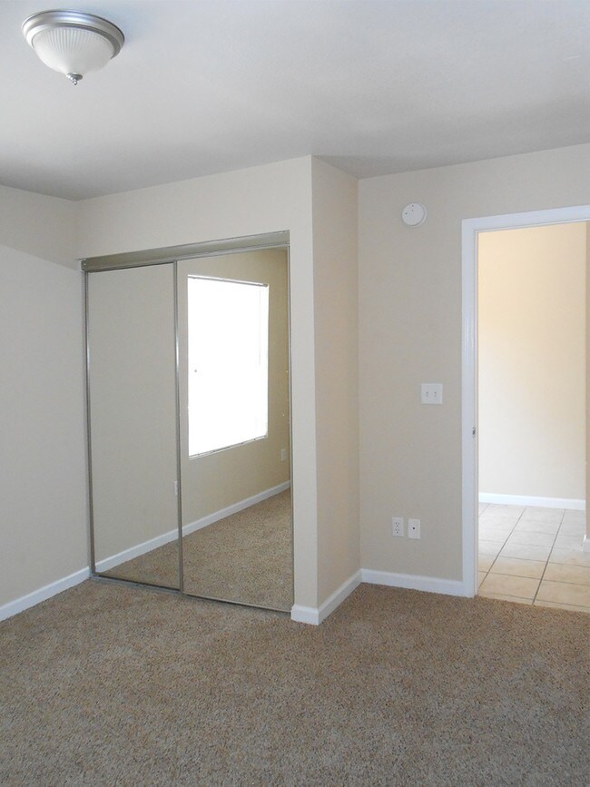 Foto del edificio - Lone Oak Townhomes