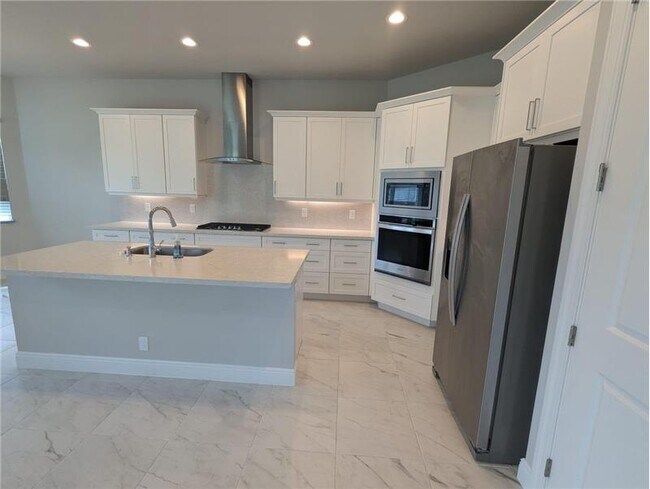 Foto del edificio - 9292 Crestview Cir