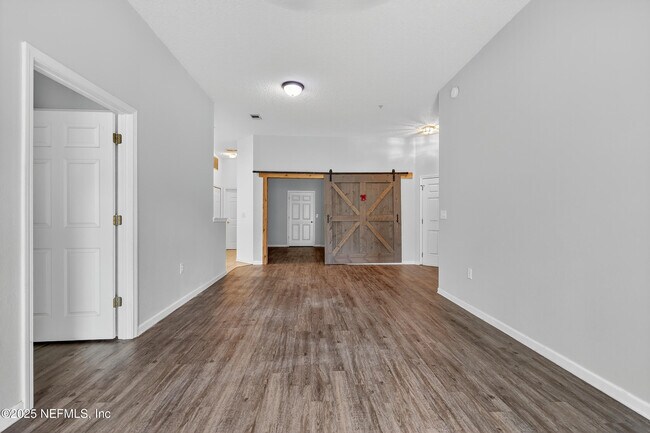 Building Photo - 209 Larkin Pl