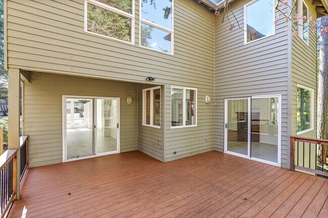 Foto del edificio - Elegant & Serene 3-Bedroom, 2 Bathroom Home Retreat in Desirable Arnold Creek