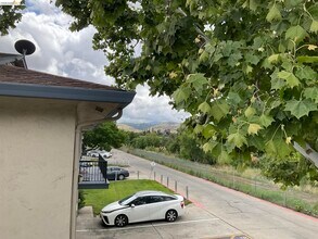 Building Photo - 2308 Lemontree Way