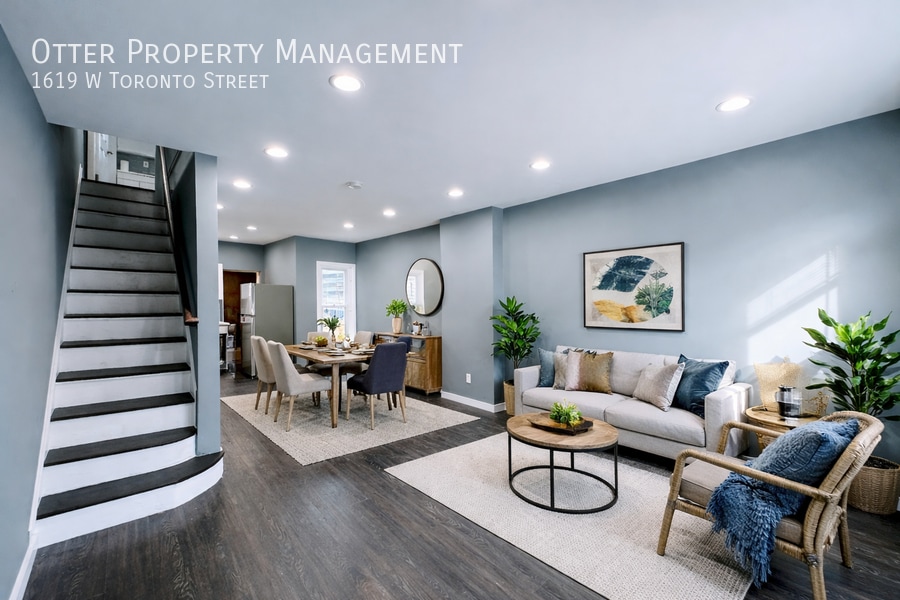 Photo - 1619 W Toronto Street-