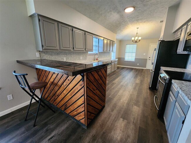Building Photo - 8716 Harvest Acres Dr