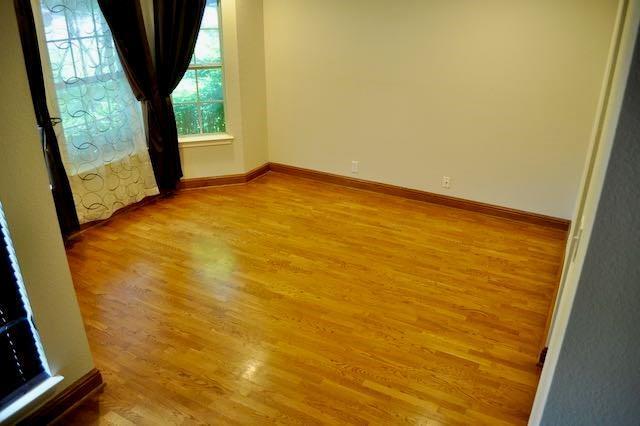 Foto del edificio - 8502 Tyhurst Dr