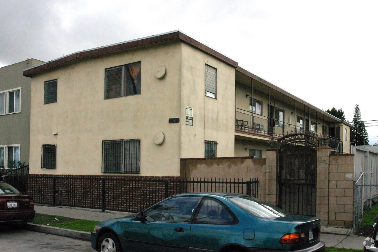 Primary Photo - 1361 Rose Ave