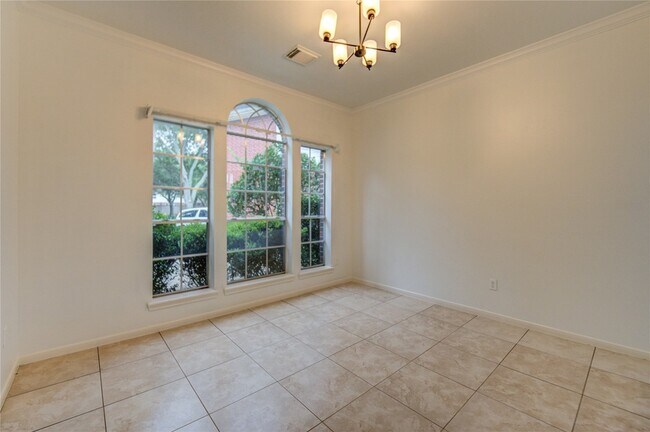Foto del edificio - 15318 Amesbury Ln