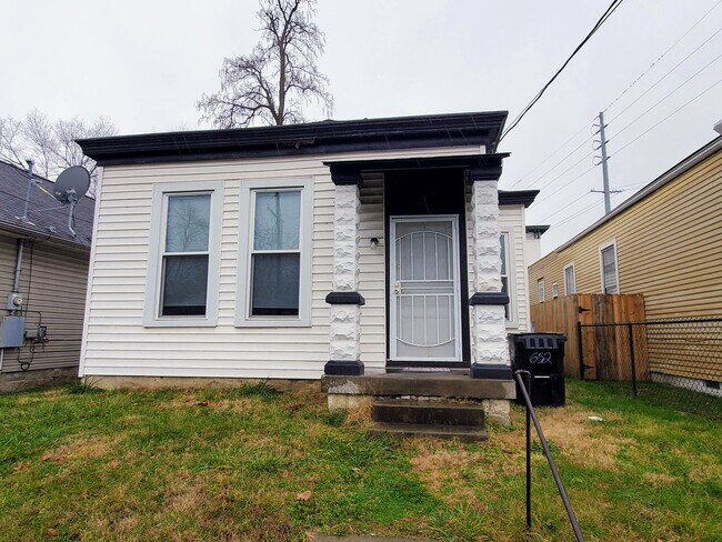 Building Photo - Portland 3 Bed/1 Bath Remodeled Home with ...