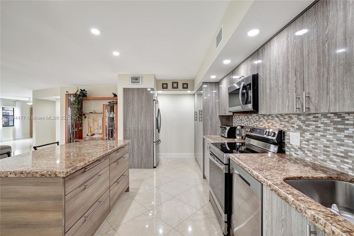 Photo - 1301 NE 7th Street 318, Hallandale Beach, FL 33009