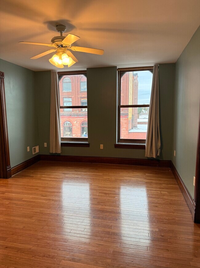 Foto del edificio - 215 6th St