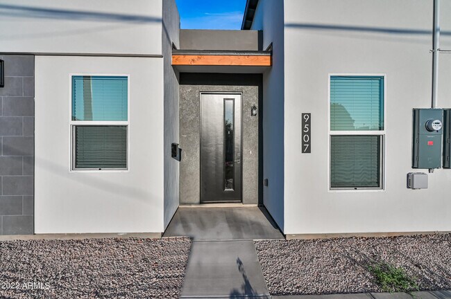 Foto del edificio - 9507 N 12th St