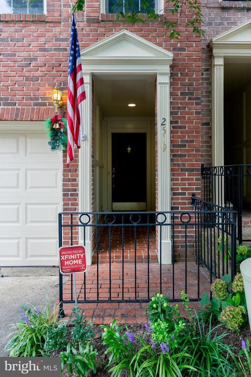 Foto principal - 2519 Gadsby Pl