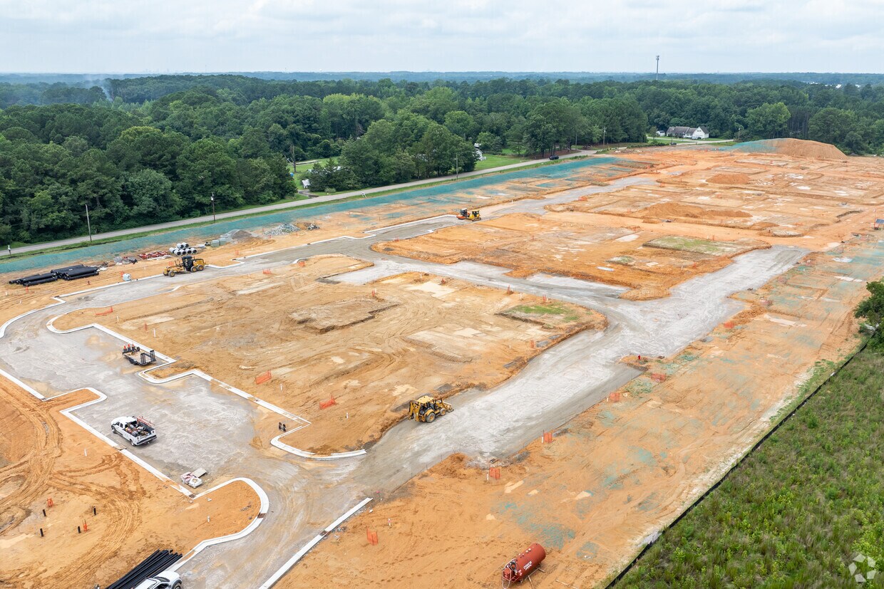 Primary Photo - Leo at Wendell