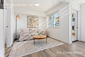 Building Photo - 665 E Badger Rd