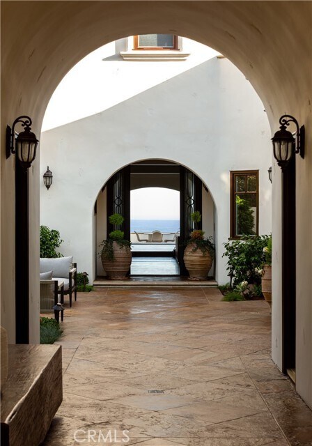 Foto del edificio - 24352 Santa Clara Ave