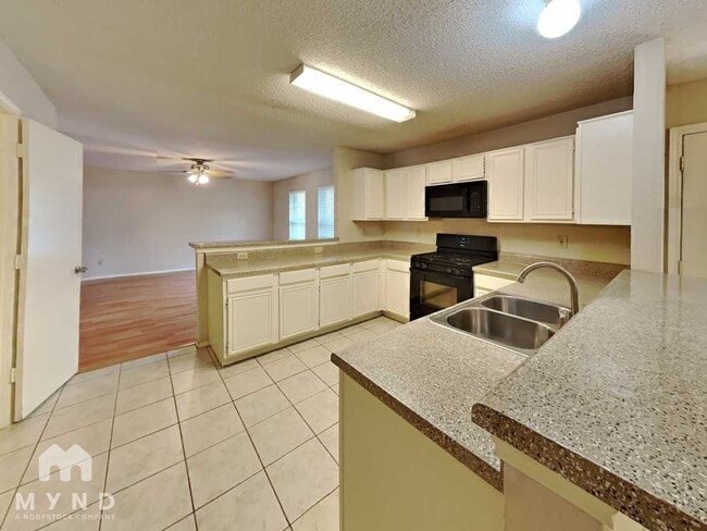 Building Photo - 3205 Meadowview Dr