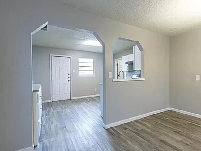 Foto del edificio - 4634 Fordham St