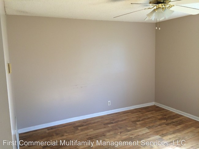 Building Photo - 408 E Apache St