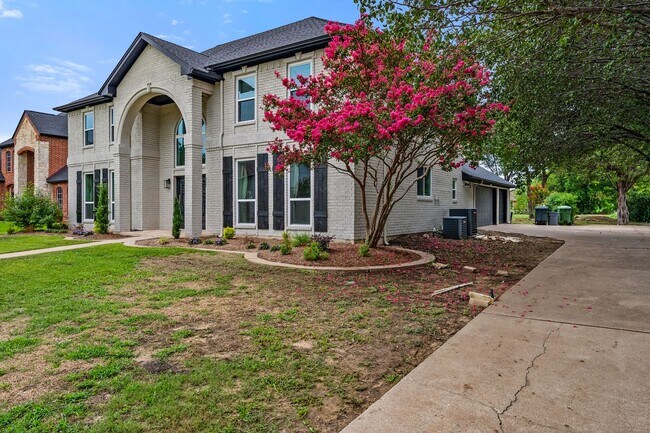 Building Photo - Luxury living on 1/2 acre in Mansfield