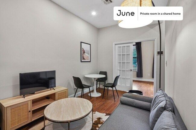 Foto del edificio - Room in Shared 4 bed/1 bath home in Crown Heights
