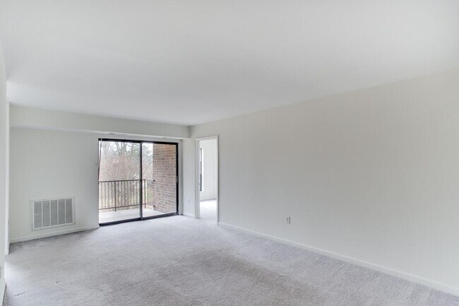 Foto del edificio - 2 Bedroom condo with Den in Annapolis