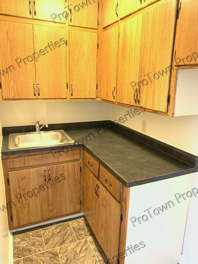 Foto del edificio - 226 N Broadway St