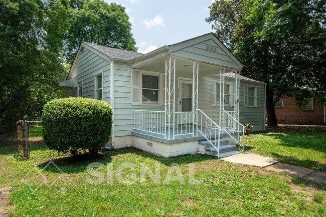 Foto del edificio - 3038 Highland Dr