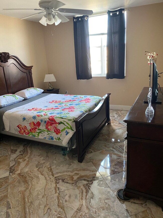 651 Okeechobee Blvd Unit 610, West Palm Beach, FL 33401 Condo for