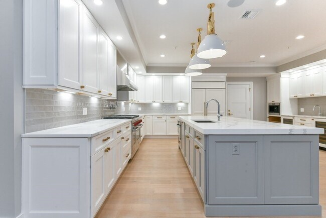 Foto del edificio - 377 West First St-