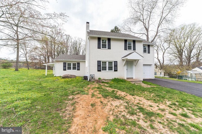 Building Photo - 998 N Valley Forge Rd